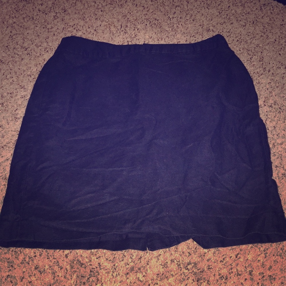 Dark blue banana republic skirt!